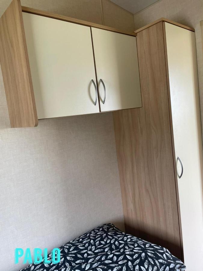 Towyn Six Berth En Suite Caravan Rhyl Buitenkant foto