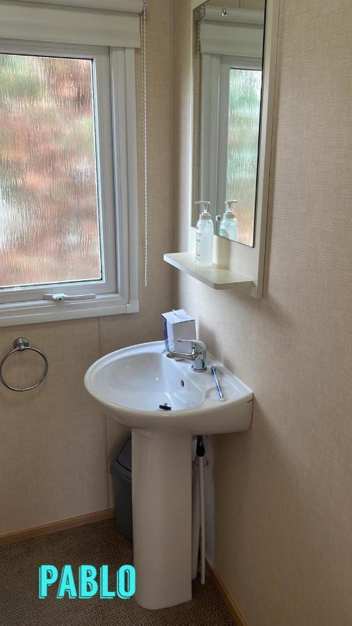 Towyn Six Berth En Suite Caravan Rhyl Buitenkant foto