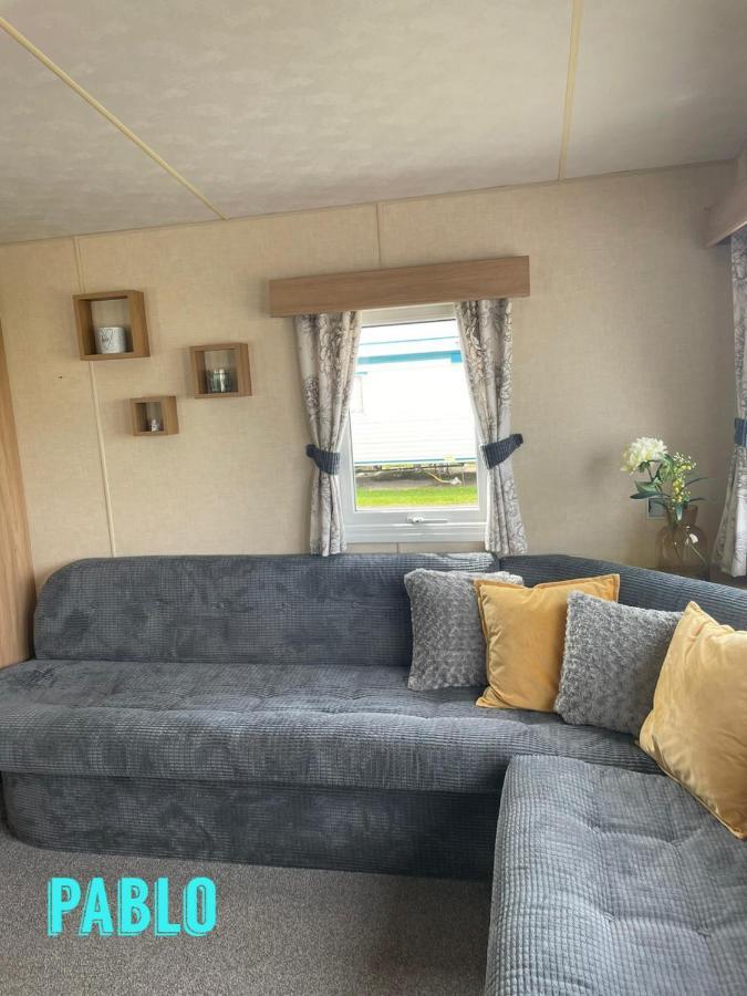 Towyn Six Berth En Suite Caravan Rhyl Buitenkant foto